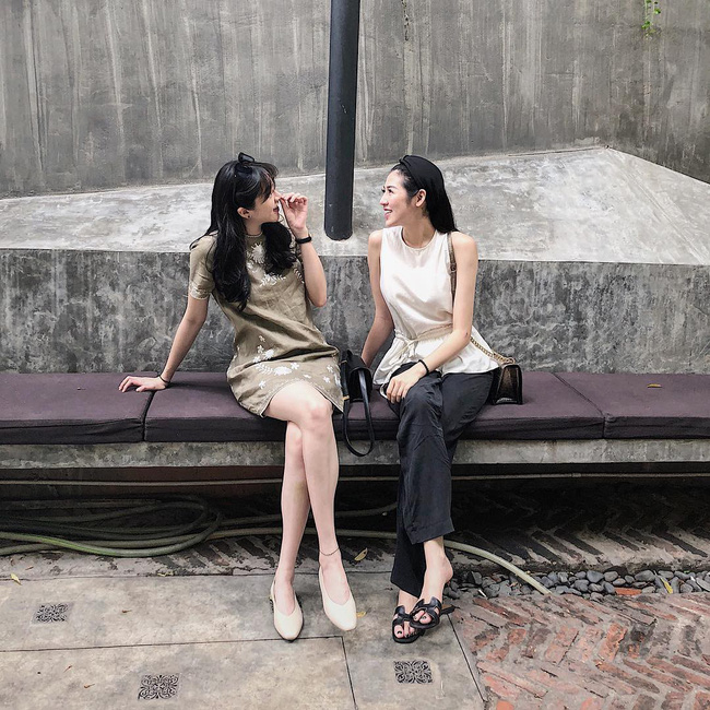 Sau khi kết hôn, Á hậu Tú Anh chỉ chọn đi giày bệt chắc hẳn không phải vì bầu bí mà vì lý do cực kỳ tinh tế này