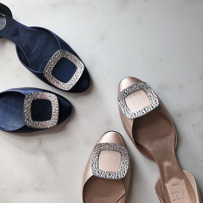 Sau khi kết hôn, Á hậu Tú Anh chỉ chọn đi giày bệt chắc hẳn không phải vì bầu bí mà vì lý do cực kỳ tinh tế này