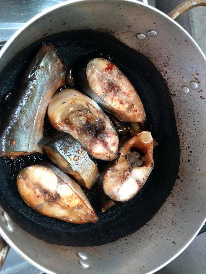 Dở khóc dở cười với những chiến tích nấu nướng của hội chị em: Quả nhiên cháy nhà mới ra mặt vụng