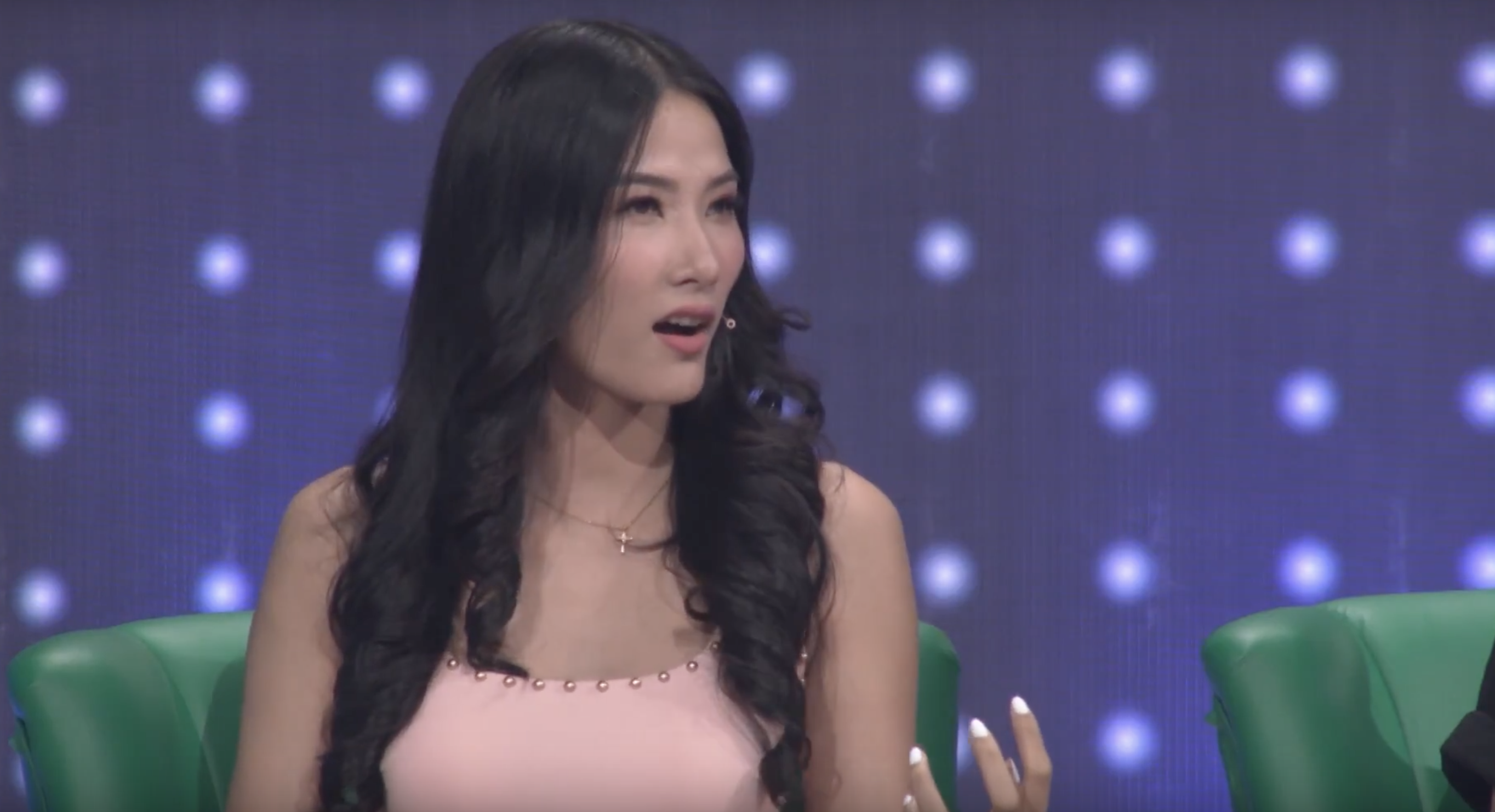 Giọng ải giọng ai tập 7: Thánh ca dao tục ngữ Hoàng Thùy lại trổ tài thơ văn