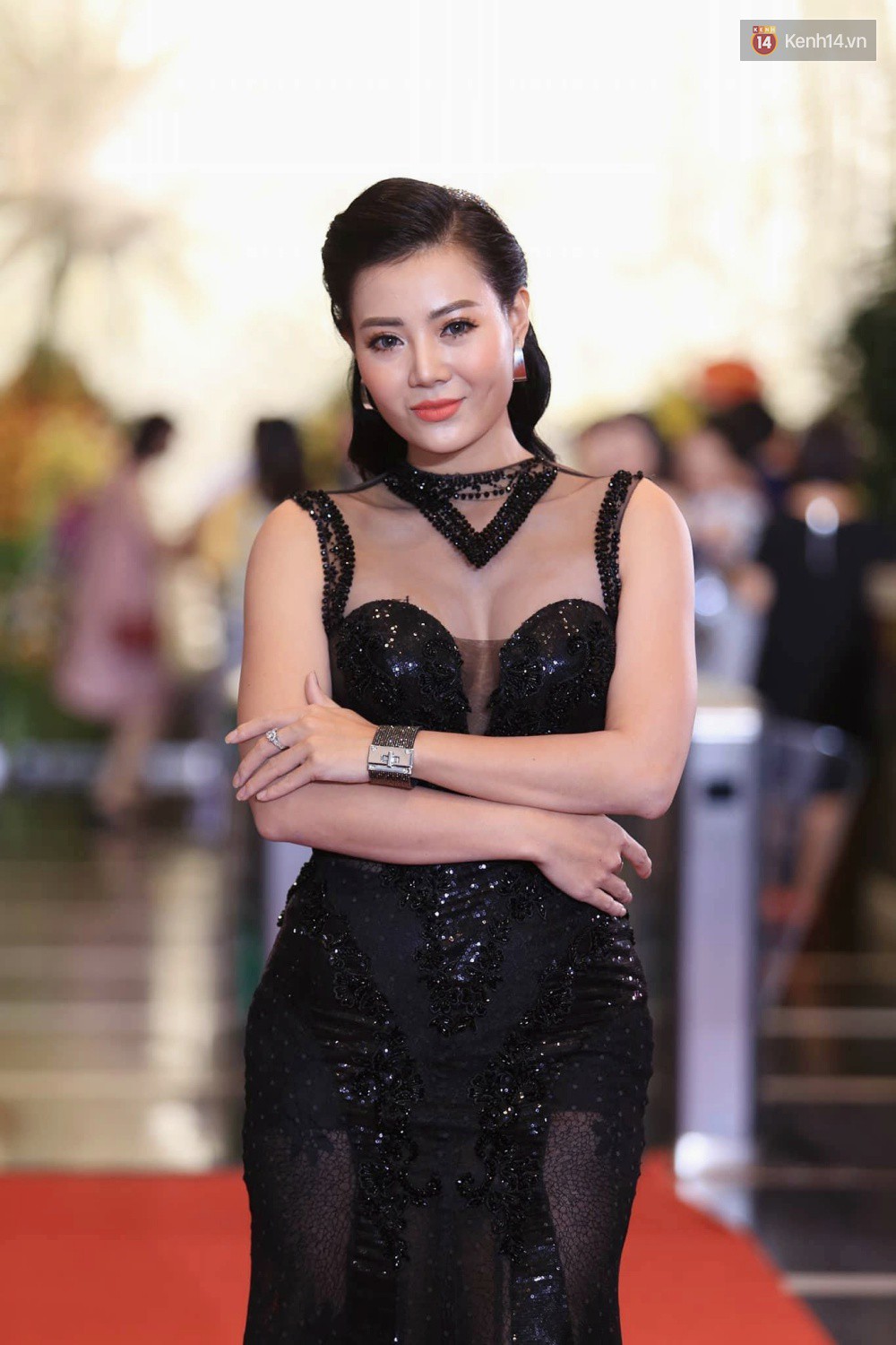 Thảm đỏ VTV Awards: Dàn sao Cả một đời ân oán và Ngày ấy mình đã yêu đọ sắc gợi cảm