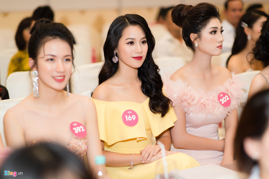 Người đẹp Hoa hậu Việt Nam tươi tắn trước thềm chung kết