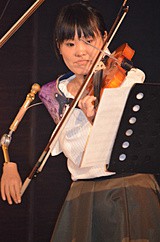 Nếu bạn than thân trách phận về cuộc sống, hãy xem người phụ nữ mất 1 cánh tay này chơi violin để thấy nghị lực phi thường là thế nào