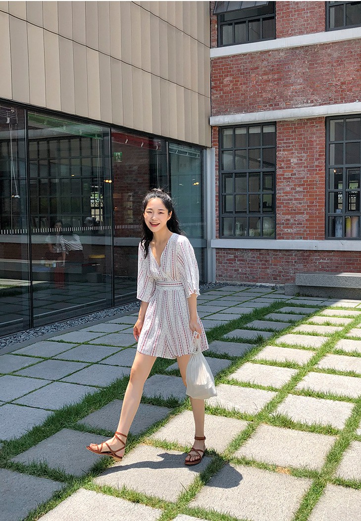 Dẫu biết vóc dáng khẳng khiu thì khó mặc đẹp nhưng nếu tuân theo 5 tips này, các nàng trông sẽ đầy đặn và quyến rũ hơn bội phần