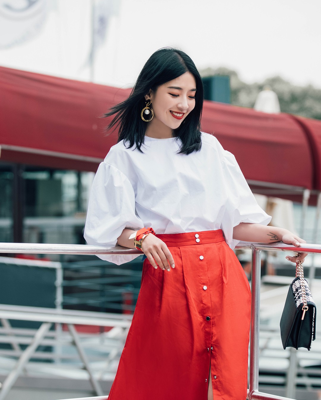 Dẫu biết vóc dáng khẳng khiu thì khó mặc đẹp nhưng nếu tuân theo 5 tips này, các nàng trông sẽ đầy đặn và quyến rũ hơn bội phần