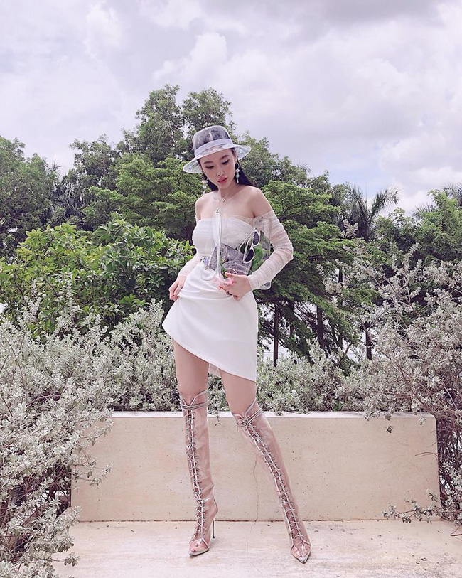 Cùng một chiếc váy: Angela Phương Trinh lồng lộn, Minh Hằng lại quá bánh bèo