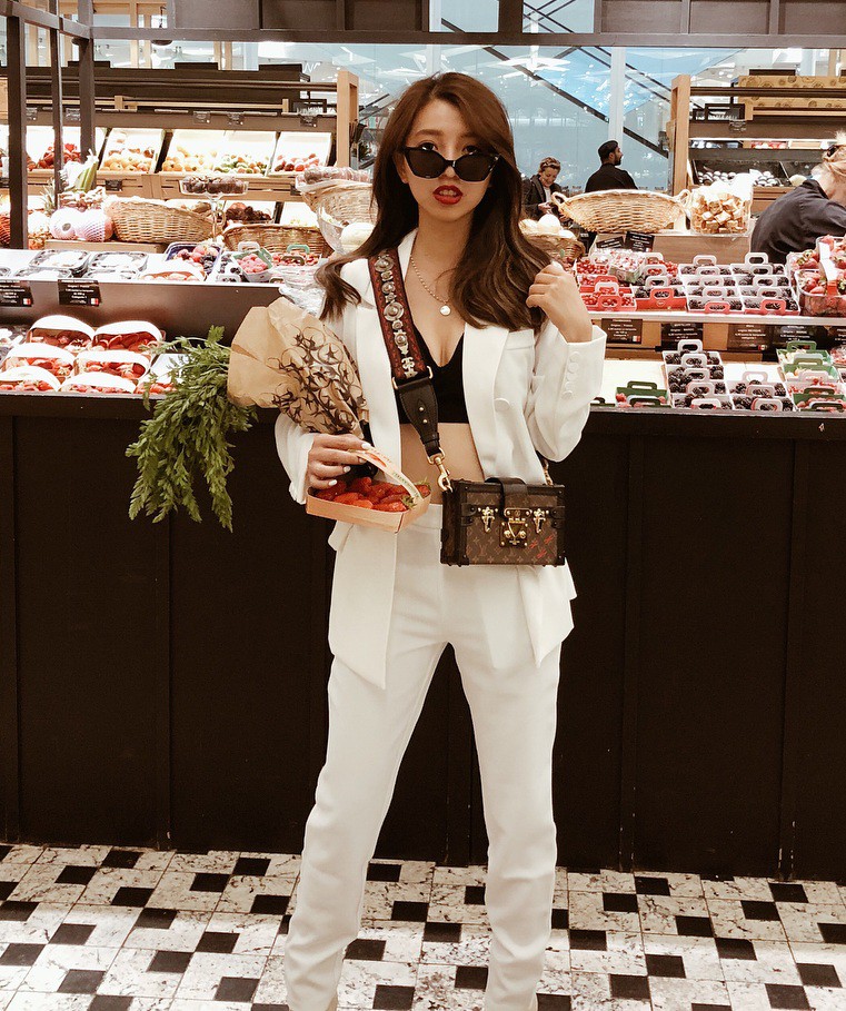 Tôn dáng lại đơn giản, đây là 4 set đồ chân ái vừa đẹp vừa chất của hội chị em sành mặc Tôn dáng lại đơn giản, đây là 4 set đồ chân ái vừa đẹp vừa chất của hội chị em sành mặc