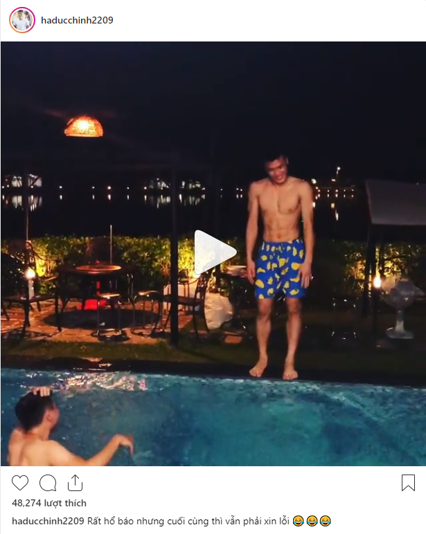 Là crush quốc dân mà phải nhảy hồ bơi để xin lỗi Đức Chinh, Dũng thủ môn khiến chị em bấn loạn vì body như tượng tạc