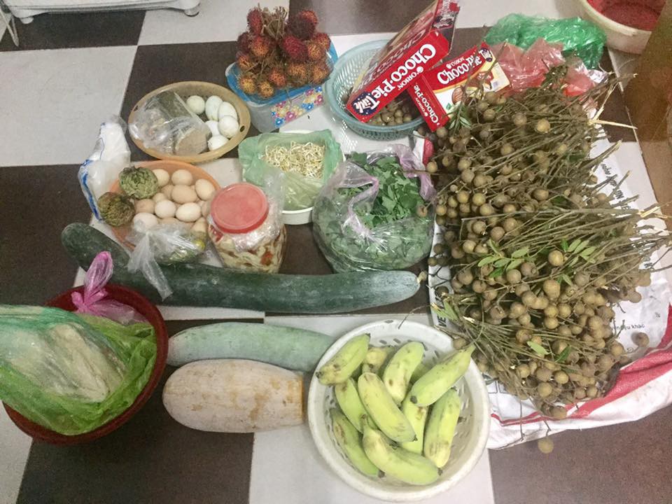 Muôn kiểu gửi quà của mẹ chồng: Người cẩn thận làm cả trai sông đóng đá, người thì lầy lội gửi kèm tâm thư