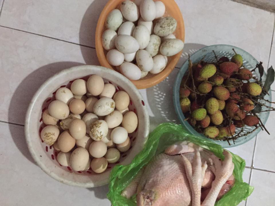 Muôn kiểu gửi quà của mẹ chồng: Người cẩn thận làm cả trai sông đóng đá, người thì lầy lội gửi kèm tâm thư