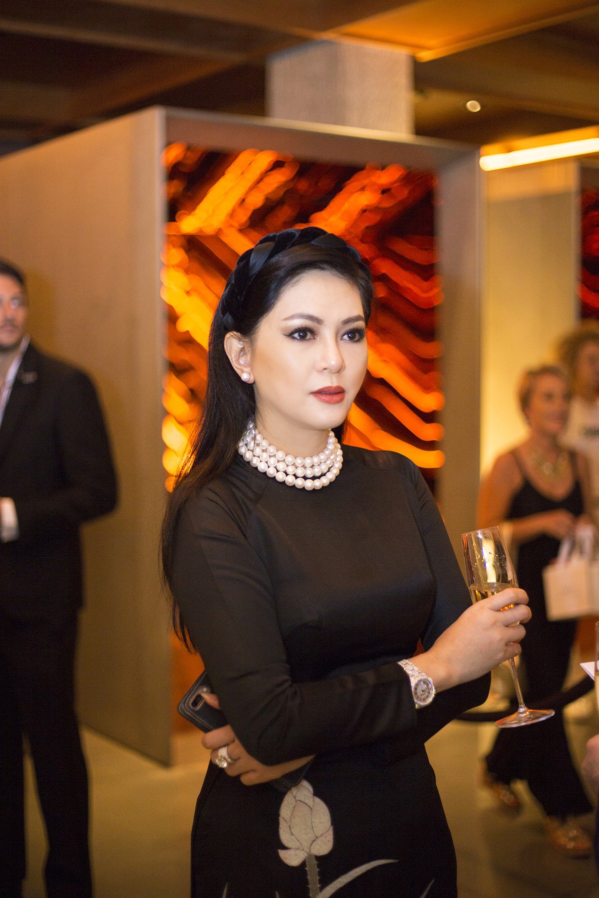 Những bà mẹ chồng quyền lực, sở hữu khối tài sản kếch xù của dàn mỹ nhân nổi tiếng Vbiz