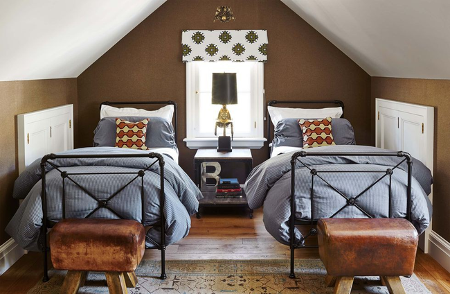 Chiêm ngưỡng ngôi nhà ngỡ tưởng chỉ có trên phim nằm dựa lưng vào núi đầy thơ mộng