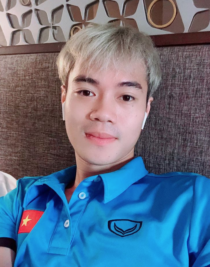 Đi chậm hơn thời đại nhưng clip bóc giá outfit của Văn Toàn vẫn gây sốt vì quá đáng yêu!