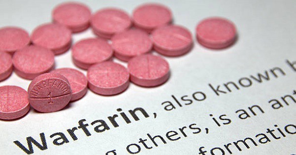 Cụ ông uống 20 viên thuốc diệt chuột vì tưởng nhầm là... kẹo