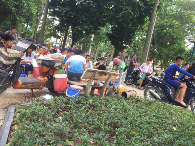 Hà Nội: Phát hiện nam công nhân xây dựng tử vong trong nhà vệ sinh công viên Paster