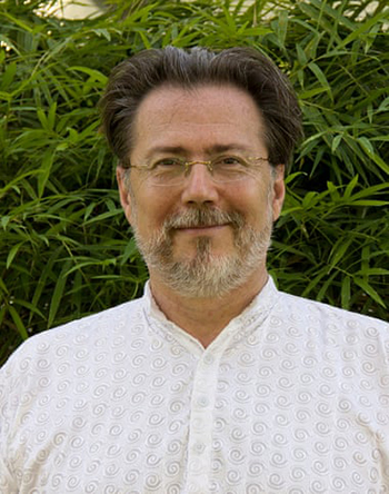 Hàng loạt học viên tố bị tấn công tình dục ở trường yoga lớn nhất thế giới