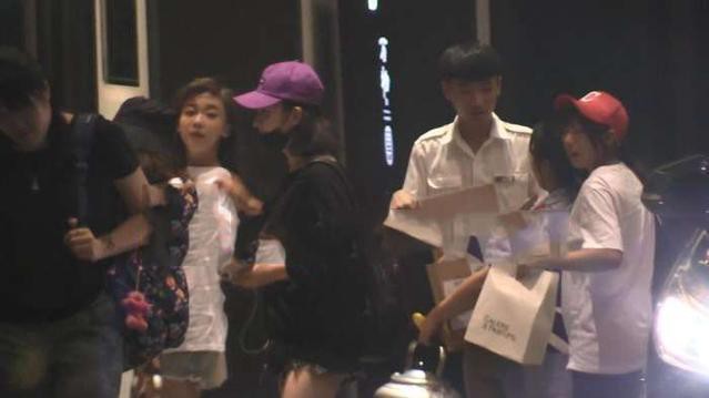 Ngụy Anh Lạc Ngô Cẩn Ngôn vẫn đang nghĩ mình là Lệnh Phi Nương Nương khi cư xử chảnh choẹ ngoài đời thực?