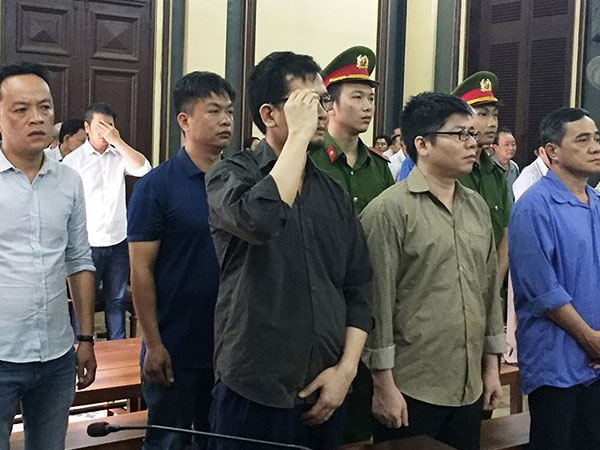 Cựu cán bộ công an kêu oan vụ buôn lậu siêu xe