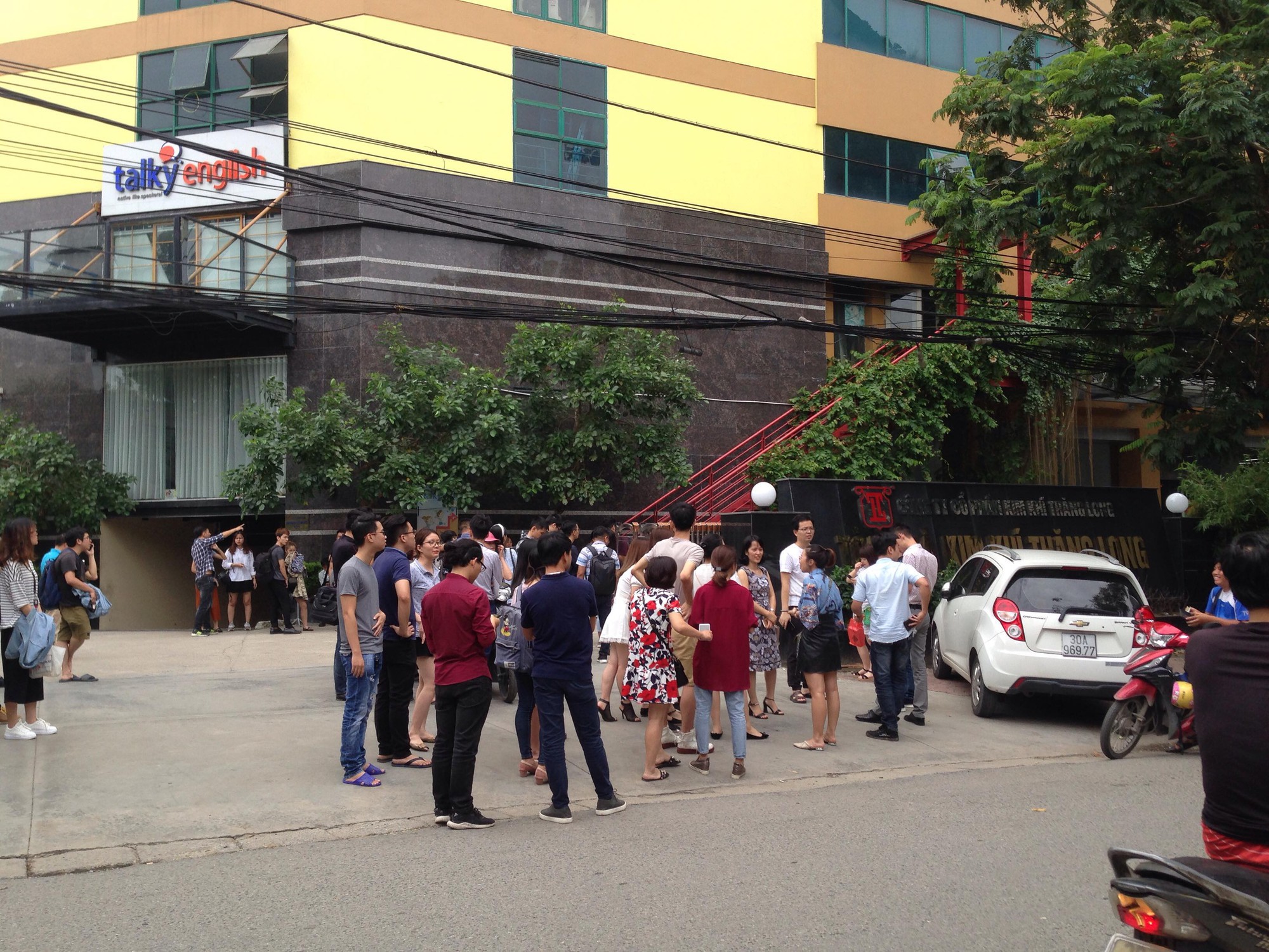 Cơ quan chức năng khẳng định không có chuyện cao ốc ở Hà Nội thành tháp nghiêng do dư chấn động đất