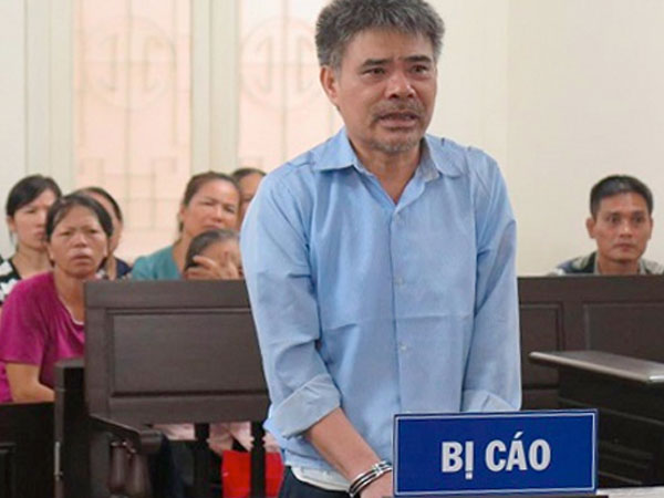 Lão nông 52 tuổi vung dao bầu trong bữa giỗ khi bị gia chủ đuổi về