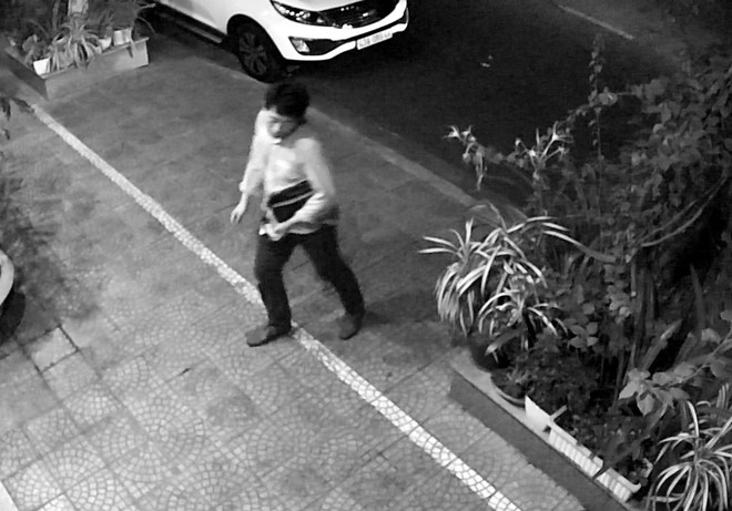 Ôtô của cựu phó giám đốc sở ở Đà Nẵng bị một người Hàn Quốc đột nhập