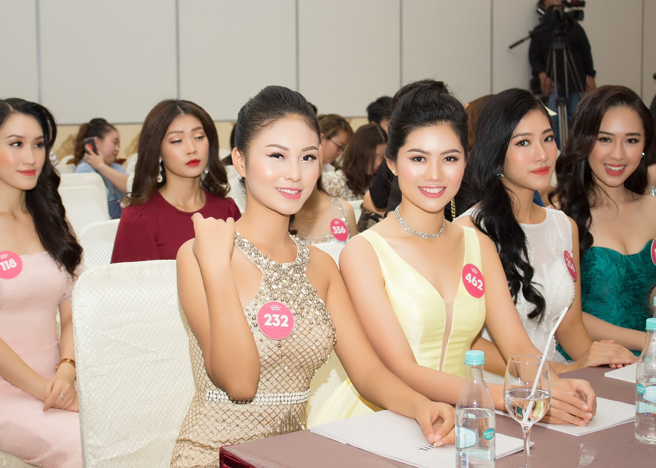 Chung kết Hoa hậu Việt Nam 2018: Tân Hoa hậu sẽ được trao giày thủy tinh