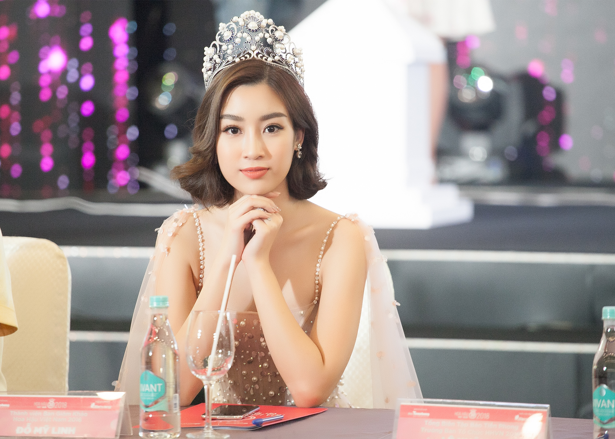 Chung kết Hoa hậu Việt Nam 2018: Tân Hoa hậu sẽ được trao giày thủy tinh