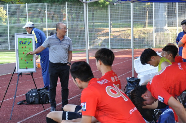 Người đại diện bật mí hồ sơ xin việc HLV Park Hang-seo gửi VFF