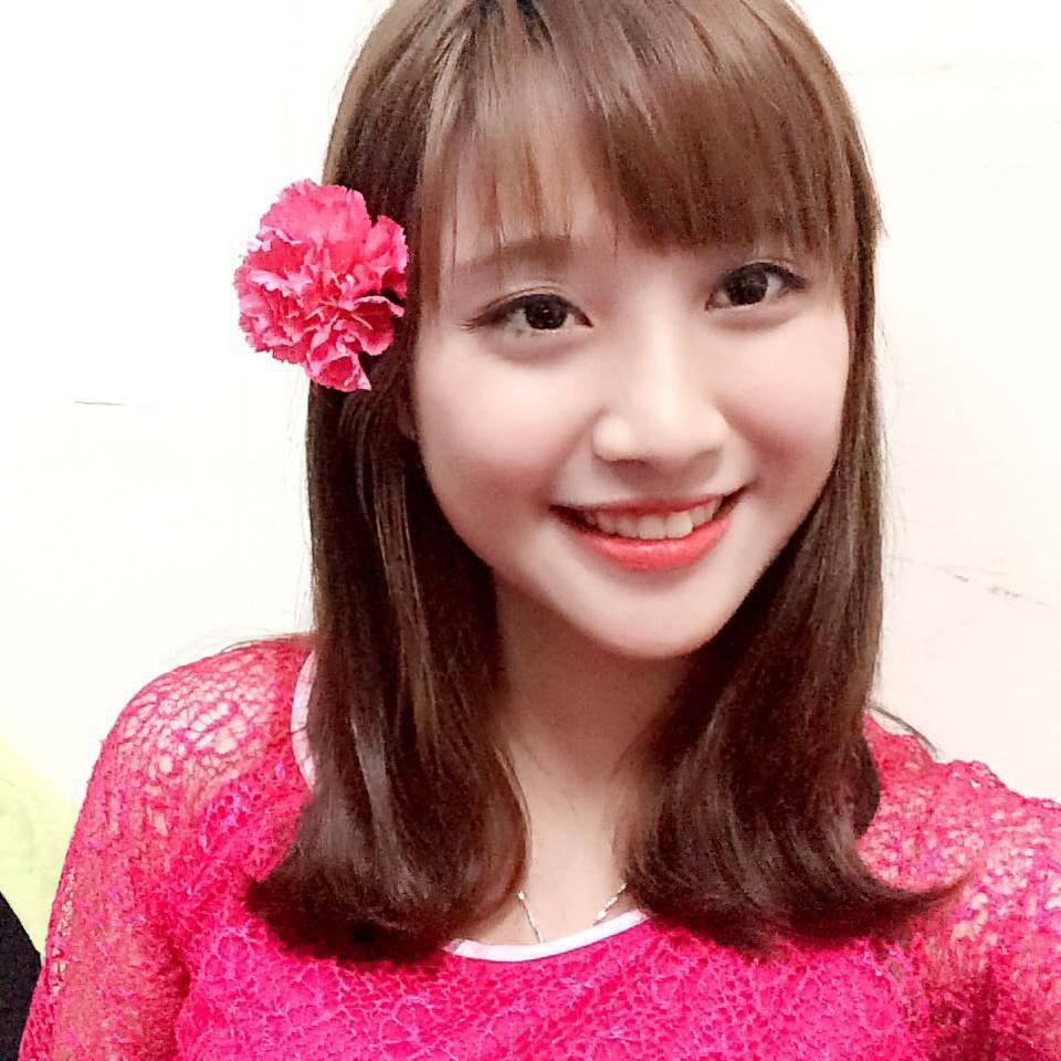 Vô tình ngồi ngay bàn phát người yêu, cô gái xinh đẹp bỗng nhận được một loạt đơn ứng tuyển