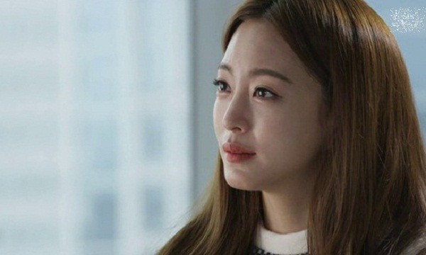 Bắt gặp chồng và nhân tình vào khách sạn, hành động của vợ khiến chồng hóa đá còn cô nhân tình xám mặt