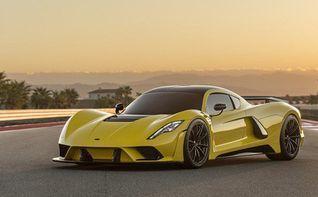 Nhập khẩu ô tô giảm gần 30%