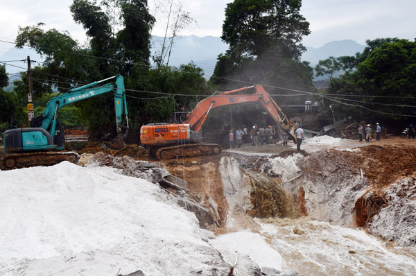 Vỡ bể chứa Nhà máy phân bón DAP 2: Hỗ trợ mỗi hộ dân 7 triệu đồng