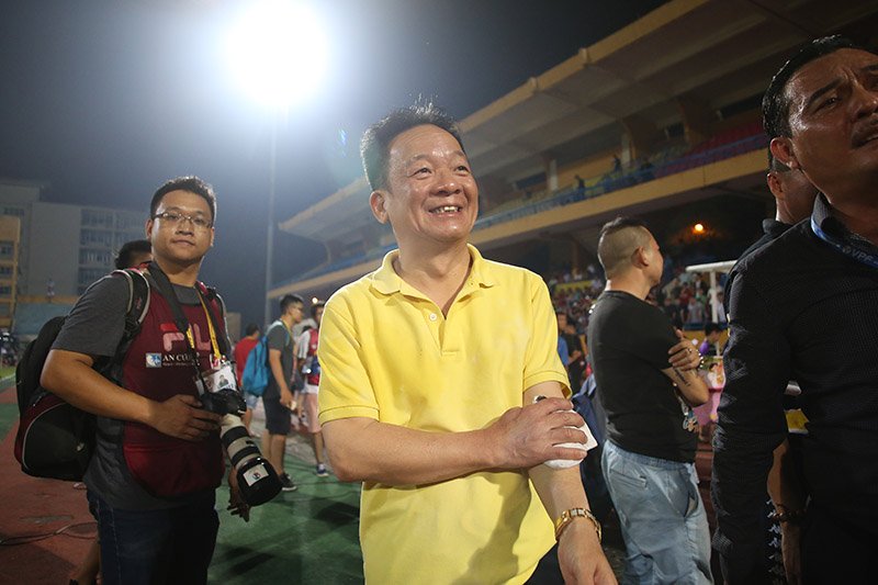 Video: Bầu Hiển cùng CLB Hà Nội hân hoan mừng vô địch sớm V-League