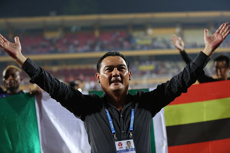 Video: Bầu Hiển cùng CLB Hà Nội hân hoan mừng vô địch sớm V-League