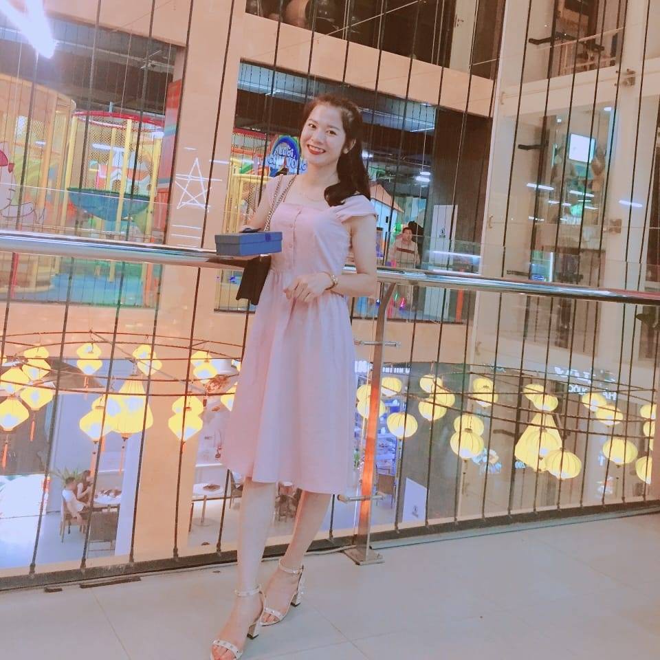 Nhan sắc khả ái, dịu dàng của cô giáo mầm non đứng nhảy chữa cháy cho các bé học sinh quên bài gây sốt MXH