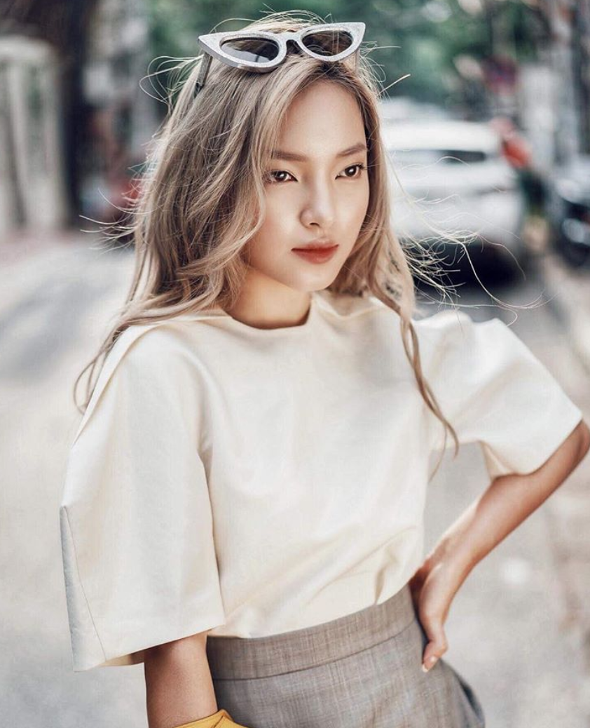 Châu Bùi thời lớp 7 mặt búng ra sữa, cũng theo trend tóc ép thẳng mái bằng như ai!