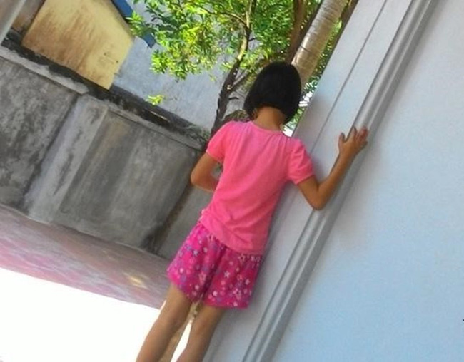 Đắk Nông: Quen nhau qua facebook, bé gái 12 tuổi bị thanh niên dụ dỗ quan hệ nhiều lần trên đồi vắng