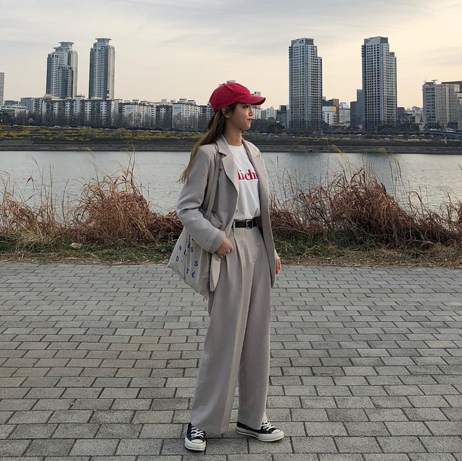 365 ngày chỉ mặc quần dài cũng không thành vấn đề nếu bạn biết mix đồ linh hoạt như cô nàng này