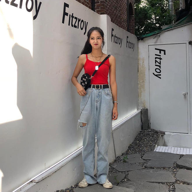 365 ngày chỉ mặc quần dài cũng không thành vấn đề nếu bạn biết mix đồ linh hoạt như cô nàng này