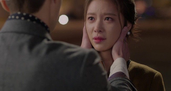 Người yêu cũ muốn lấy tôi làm vợ 2 sau khi vợ anh qua đời, tôi có nên chấp nhận và chờ đợi không?