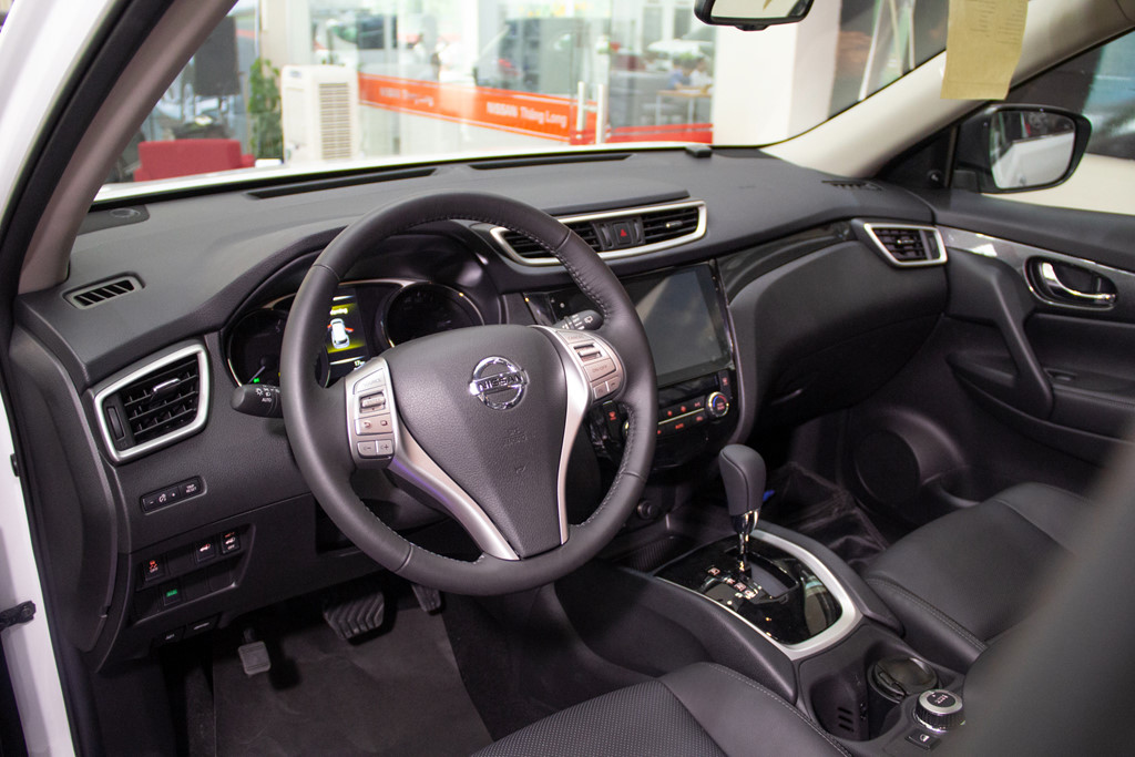 Chi tiết Nissan X-Trail V-Series về đại lý trước ngày ra mắt