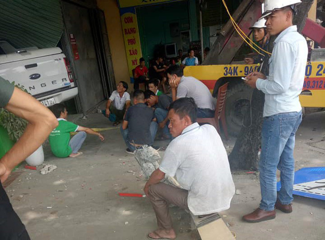 Xe bán tải Ford tông hai cô gái trẻ tử vong ở Hải Dương