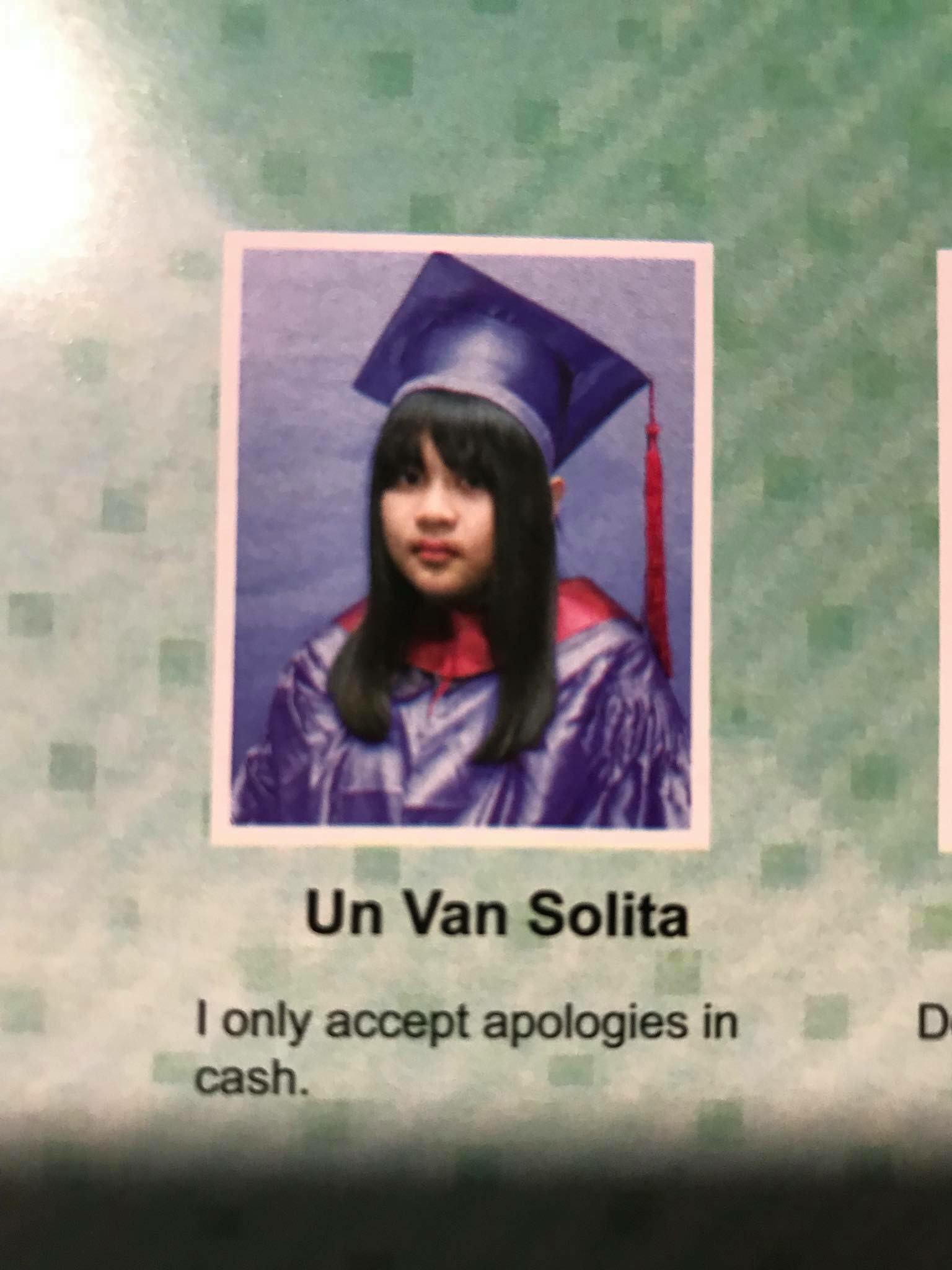 Cười gần chết với những câu trích dẫn chất hơn nước cất trong bộ ảnh kỷ yếu đang hot nhất MXH!