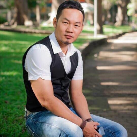 Long đẹp trai: Hoài Linh không đóng kịch nên sân khấu vắng khách