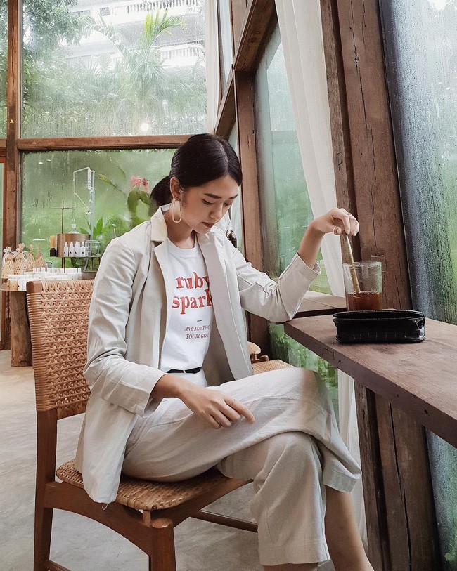 Trời chuyển gió mùa, nàng nào chưa kịp sắm đồ mới thì chỉ cần 5 item có sẵn trong tủ là cũng đủ ấm rồi