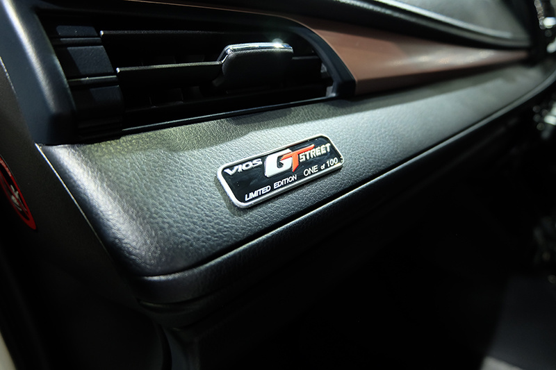 Toyota Vios có bản giới hạn 100 xe giá 23.000 USD