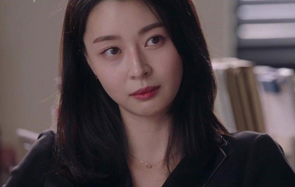 Vợ bàng hoàng phát hiện chồng ngoại tình nhờ một chi tiết nhỏ khi chồng gọi video về cho vợ