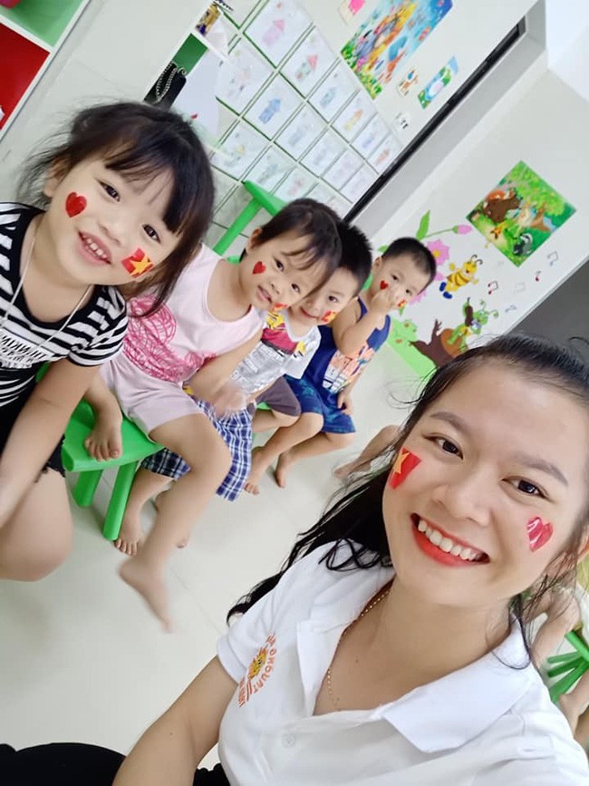 Nhan sắc khả ái, dịu dàng của cô giáo mầm non đứng nhảy chữa cháy cho các bé học sinh quên bài gây sốt MXH