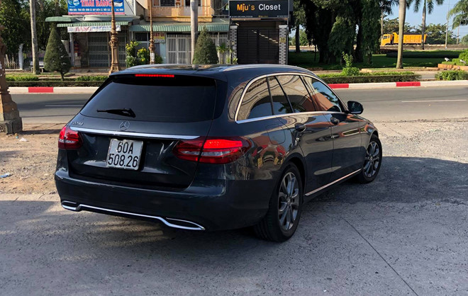 Hàng hiếm Mercedes Benz C220d Estate xuất hiện tại Việt Nam