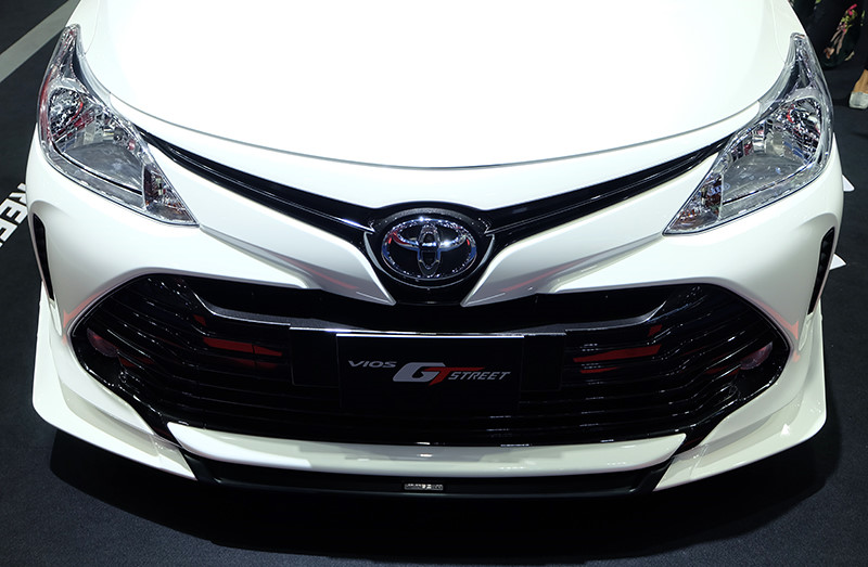 Toyota ra mắt Vios phong cách xe đua đường phố, giá 23.000 USD